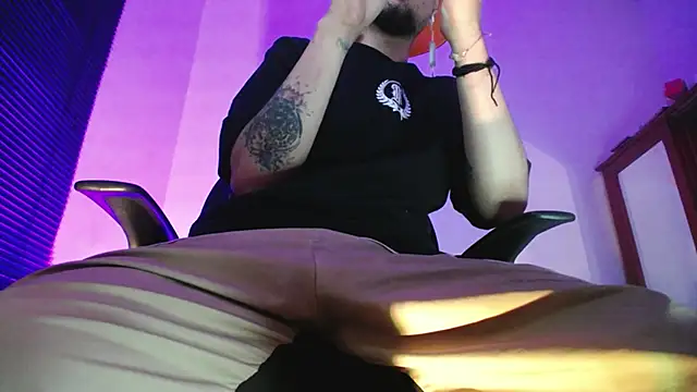 zacwatson  online show from 11, 3, 2026