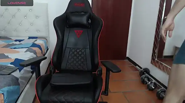 Snapshot of JoseRumbero26 chatting on 27, 2, 2025 JoseRumbero26 online show from 27, 2, 2025