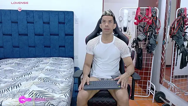 Snapshot of JoseRumbero26 chatting on 9, 11, 2025 JoseRumbero26 online show from 9, 11, 2025