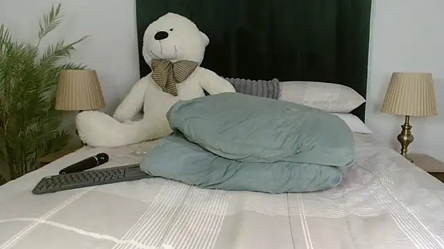 Snapshot of Stunning_Booty chatting on 1, 1, 2025 Stunning Booty online show from 1, 1, 2025