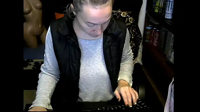 Snapshot of wLESLYMOSw chatting on 2, 12, 2025 wLESLYMOSw online show from 2, 12, 2025