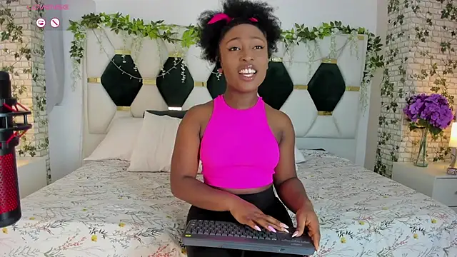 Snapshot of EmmaSanzz_ chatting on 17, 1, 2025 EmmaSanzz online show from 17, 1, 2025