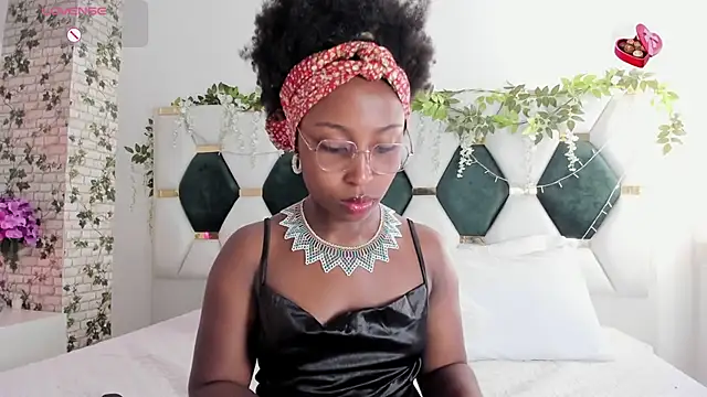 Snapshot of EmmaSanzz_ chatting on 28, 1, 2025 EmmaSanzz online show from 28, 1, 2025