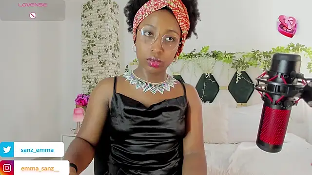 Snapshot of EmmaSanzz_ chatting on 28, 1, 2025 EmmaSanzz online show from 28, 1, 2025