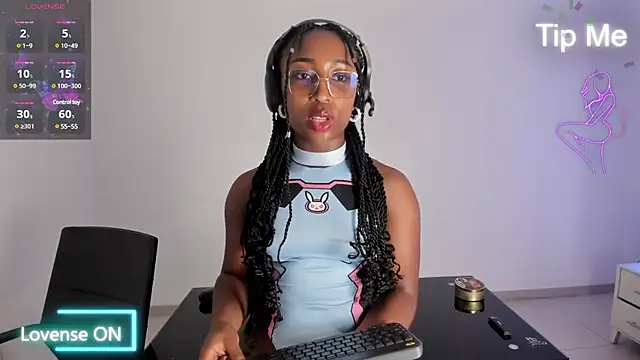 Snapshot of EmmaSanzz_ chatting on 22, 2, 2025 EmmaSanzz online show from 22, 2, 2025