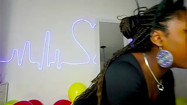 Snapshot of EmmaSanzz_ chatting on 21, 9, 2025 EmmaSanzz online show from 21, 9, 2025