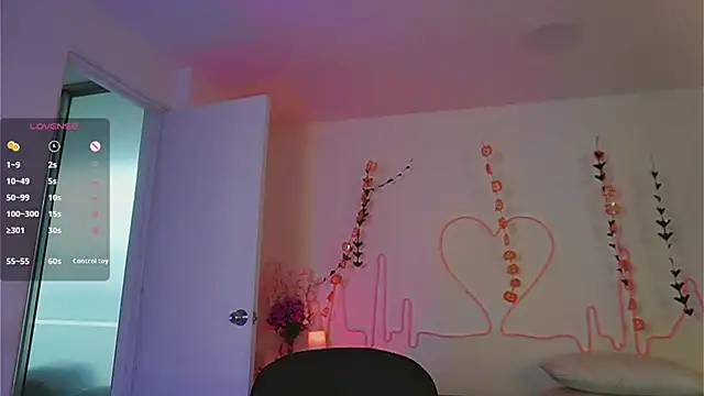 Snapshot of EmmaSanzz_ chatting on 11, 10, 2025 EmmaSanzz online show from 11, 10, 2025
