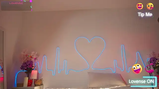 EmmaSanzz  online show from 6, 11, 2025