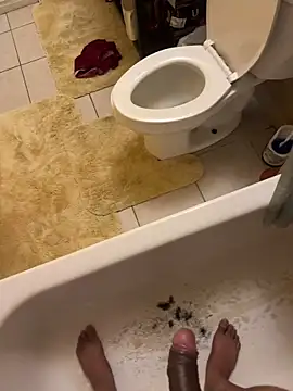 Snapshot of VFuck4U_xxx chatting on 8, 9, 2025 VFuck4U xxx online show from 8, 9, 2025