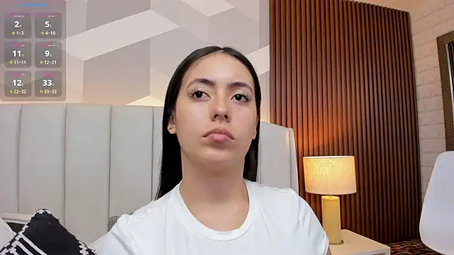 Snapshot of Julietasantos__ chatting on 9, 10, 2025 Julietasantos online show from 9, 10, 2025