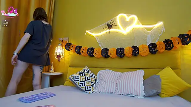 lessysweety online show from 23, 10, 2025