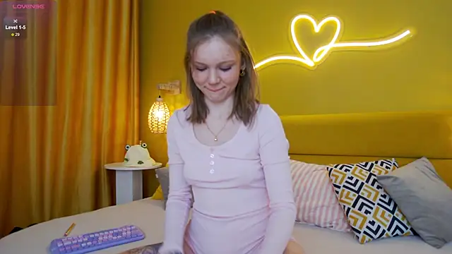 Snapshot of lessysweety chatting on 14, 1, 2026 lessysweety online show from 14, 1, 2026