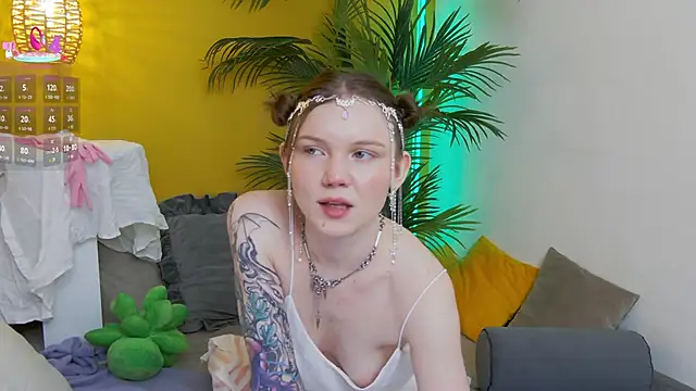 Snapshot of lessysweety chatting on 9, 2, 2026 lessysweety online show from 9, 2, 2026