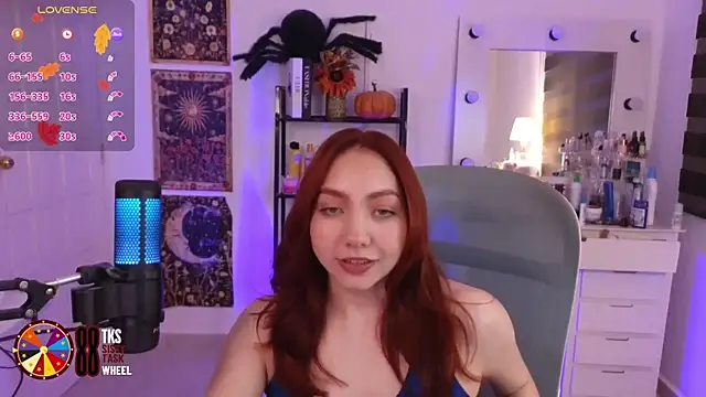 Snapshot of LilyVelvett chatting on 20, 11, 2025 LilyVelvett online show from 20, 11, 2025