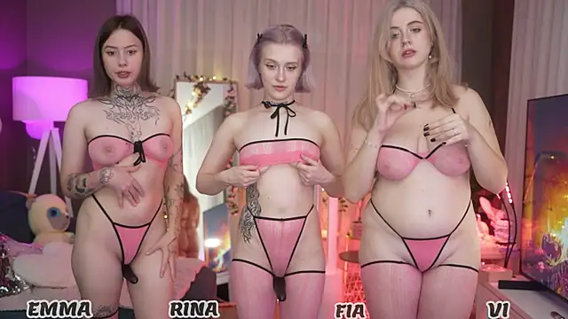 Snapshot of your_favoritegirls chatting on 15, 9, 2025 your favoritegirls online show from 15, 9, 2025