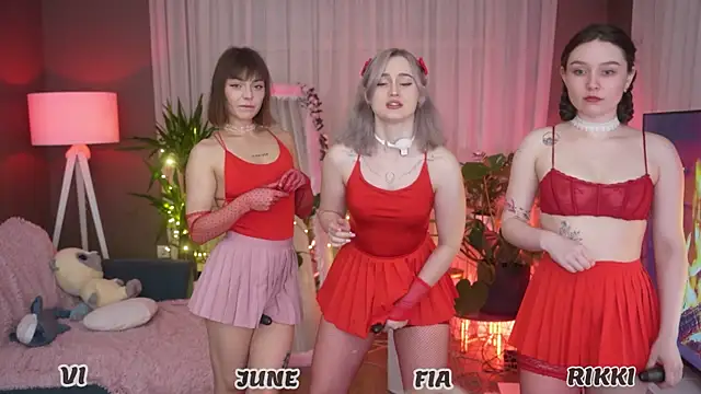 Snapshot of your_favoritegirls chatting on 6, 10, 2025 your favoritegirls online show from 6, 10, 2025