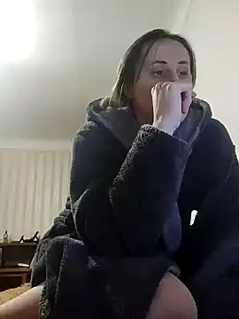 Snapshot of emeli_moon chatting on 13, 1, 2025 emeli moon online show from 13, 1, 2025