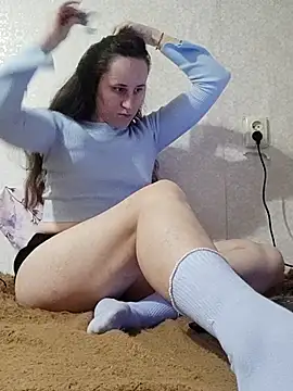 Snapshot of emeli_moon chatting on 6, 11, 2025 emeli moon online show from 6, 11, 2025