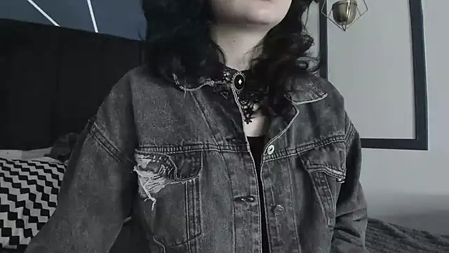 Adeelinee online show from 11, 2, 2025