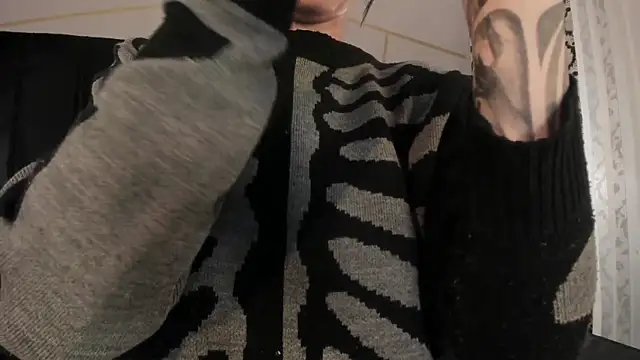 Adeelinee online show from 20, 12, 2025