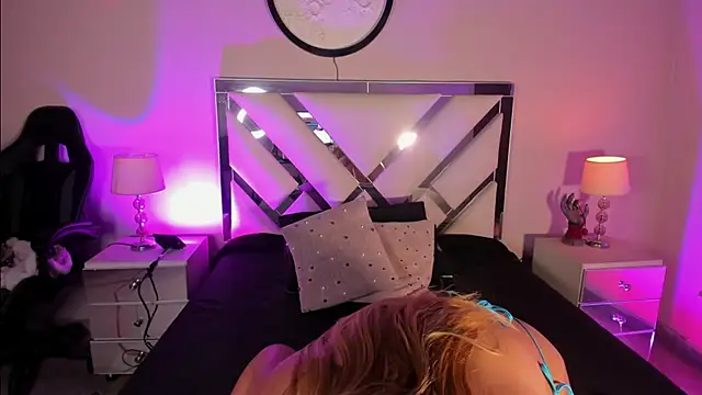 Snapshot of AnyyJones chatting on 27, 10, 2025 AnyyJones online show from 27, 10, 2025