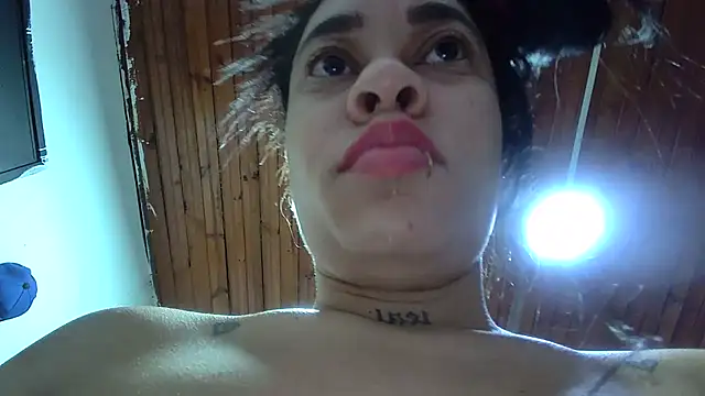 white sexy  online show from 25, 10, 2025