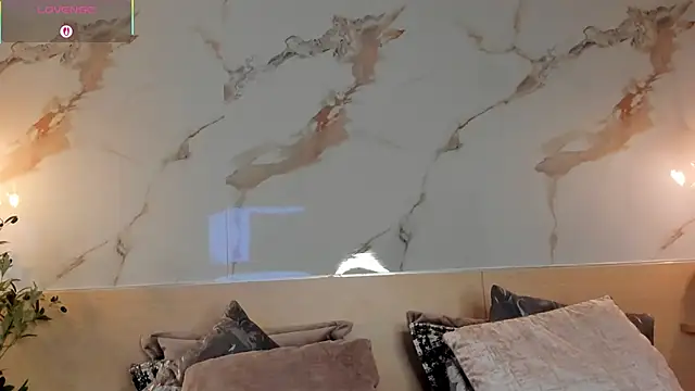 Snapshot of LeaThompson chatting on 2, 12, 2025 LeaThompson online show from 2, 12, 2025