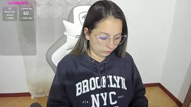 Snapshot of samantha__wilson chatting on 3, 12, 2024 samantha wilson online show from 3, 12, 2024