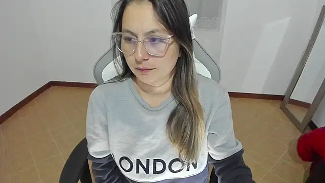 Snapshot of samantha__wilson chatting on 5, 2, 2025 samantha wilson online show from 5, 2, 2025