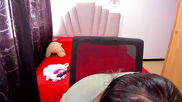 Snapshot of samantha__wilson chatting on 9, 10, 2025 samantha wilson online show from 9, 10, 2025