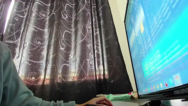 Snapshot of samantha__wilson chatting on 5, 11, 2025 samantha wilson online show from 5, 11, 2025