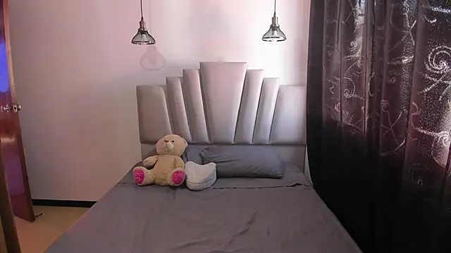 Snapshot of samantha__wilson chatting on 7, 11, 2025 samantha wilson online show from 7, 11, 2025