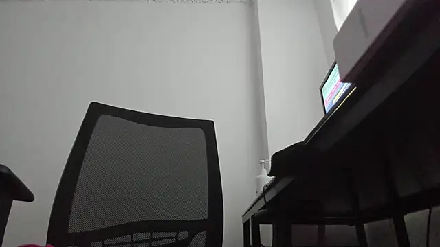 Snapshot of samantha__wilson chatting on 15, 12, 2025 samantha wilson online show from 15, 12, 2025