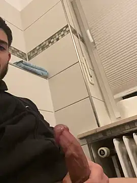 Snapshot of Furko_33 chatting on 27, 12, 2024 Furko 33 online show from 27, 12, 2024