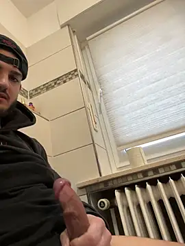 Snapshot of Furko_33 chatting on 27, 2, 2025 Furko 33 online show from 27, 2, 2025