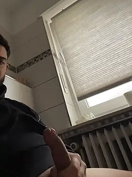 Snapshot of Furko_33 chatting on 7, 11, 2025 Furko 33 online show from 7, 11, 2025