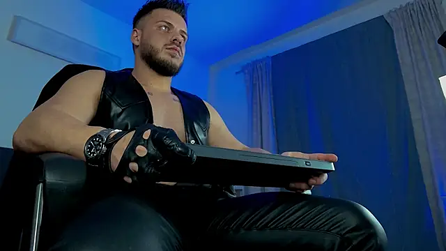 Snapshot of juliusmasters chatting on 8, 2, 2025 juliusmasters online show from 8, 2, 2025