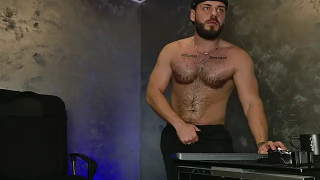 Snapshot of juliusmasters chatting on 21, 11, 2025 juliusmasters online show from 21, 11, 2025