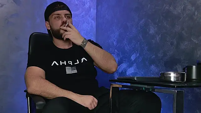 Snapshot of juliusmasters chatting on 14, 12, 2025 juliusmasters online show from 14, 12, 2025