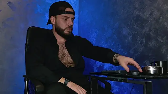 Snapshot of juliusmasters chatting on 15, 12, 2025 juliusmasters online show from 15, 12, 2025