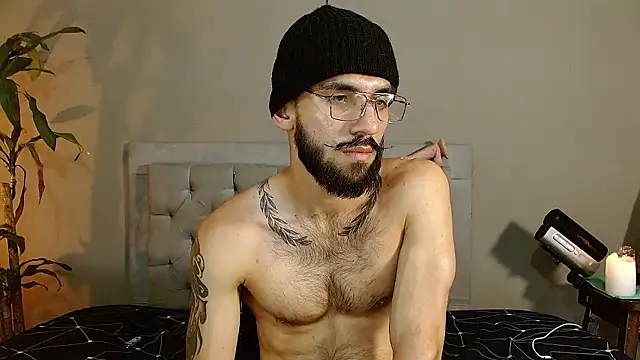 Snapshot of Mr_WhiteCock chatting on 6, 12, 2024 Mr WhiteCock online show from 6, 12, 2024