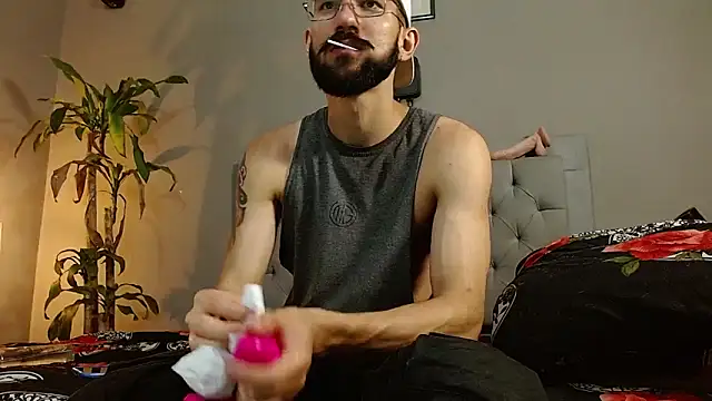 Snapshot of Mr_WhiteCock chatting on 4, 1, 2025 Mr WhiteCock online show from 4, 1, 2025