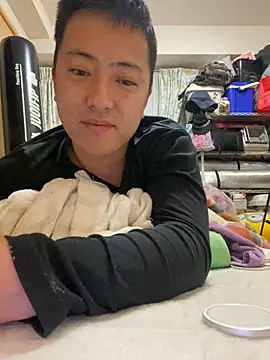 Snapshot of emon2122 chatting on 18, 3, 2025 emon2122 online show from 18, 3, 2025