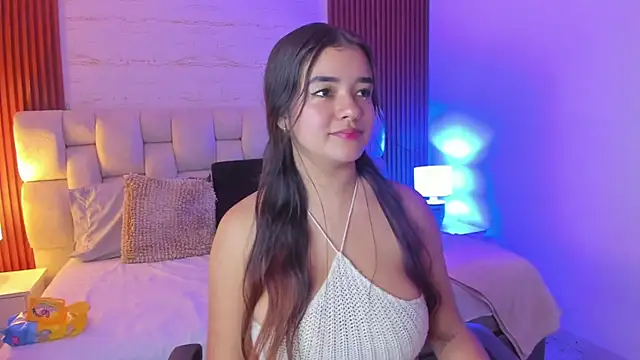 Snapshot of SophiaWylde chatting on 6, 3, 2025 SophiaWylde online show from 6, 3, 2025