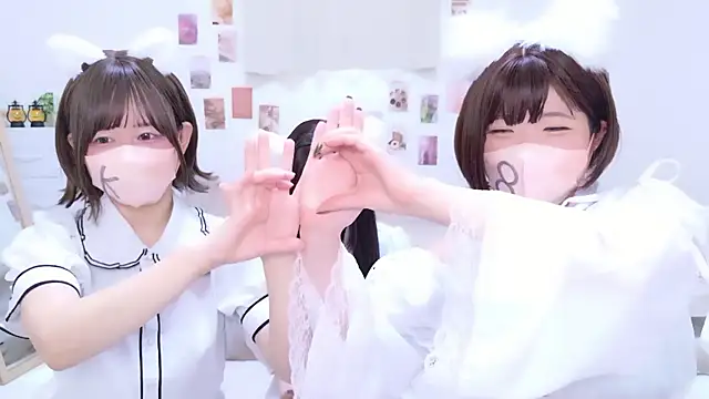 Snapshot of 841_yayoi chatting on 22, 11, 2025 841 yayoi online show from 22, 11, 2025