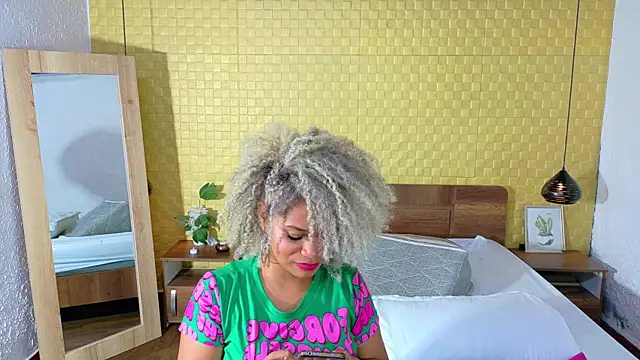 Snapshot of Squirter_pussybomb chatting on 3, 12, 2024 Squirter pussybomb online show from 3, 12, 2024
