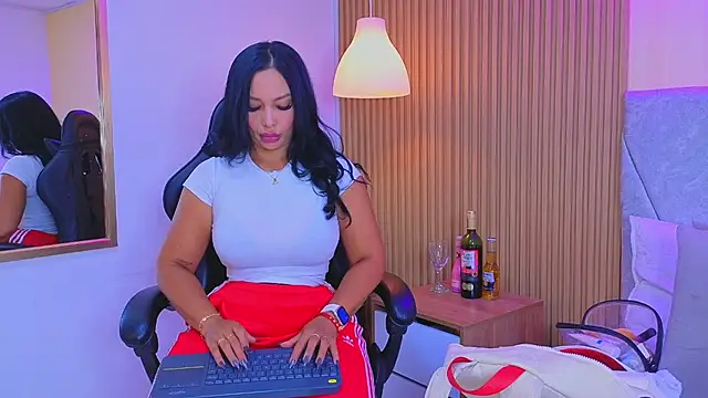 Dakota diaz  online show from 29, 4, 2026