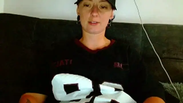 tomboyblue online show from 23, 4, 2026