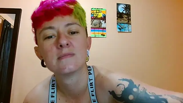 Snapshot of tomboyblue chatting on 4, 8, 2026 tomboyblue online show from 4, 8, 2026