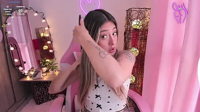 Snapshot of violet_ch chatting on 5, 2, 2025 violet ch online show from 5, 2, 2025